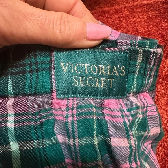 Victoria's Secret Plaid in Green and Pink with Gild Sparkle threading NWT - Picture 2 of 5